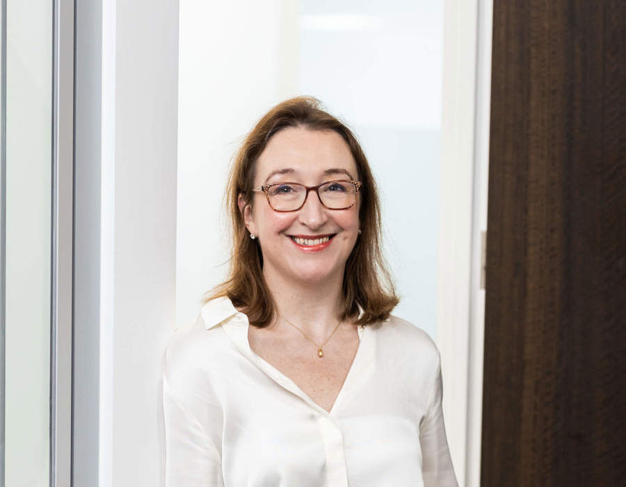 Headshot of Dominique Burnett