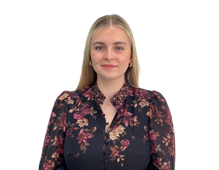 Headshot of Julia Dziegel